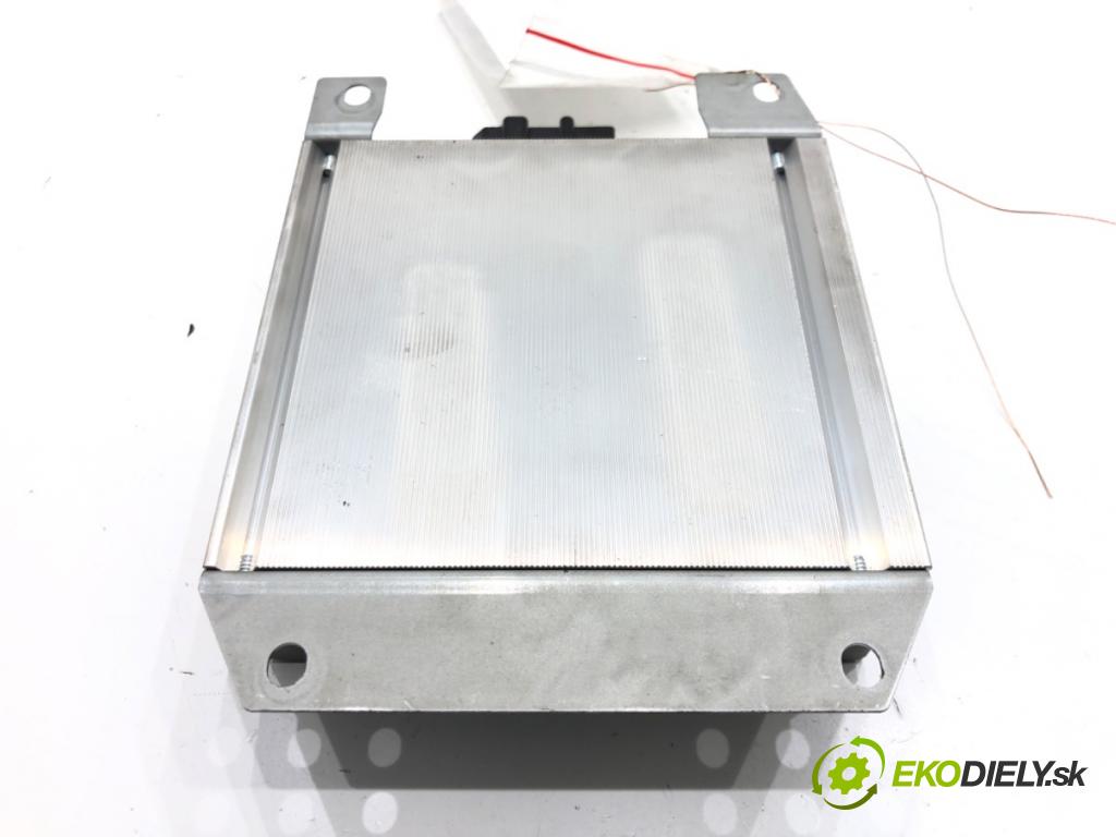 AUDI A4 B7 Avant (8ED) 2004 - 2008    2.0 TDI 103 kW [140 KM] olej napędowy 2004 - 2008  Zosilňovač 8E9035223 (Zosilňovače)