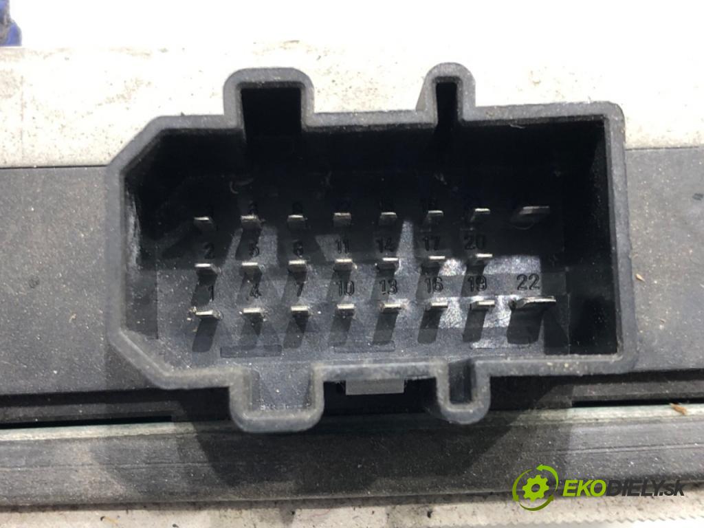 AUDI A4 B7 Avant (8ED) 2004 - 2008    2.0 TDI 103 kW [140 KM] olej napędowy 2004 - 2008  Zosilňovač 8E9035223 (Zosilňovače)