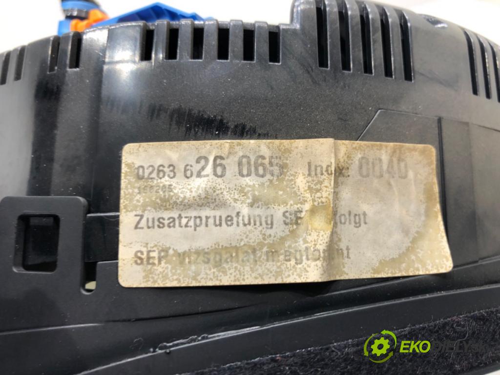 AUDI A4 B7 Avant (8ED) 2004 - 2008    2.0 TDI 103 kW [140 KM] olej napędowy 2004 - 2008  Prístrojovka 0263626065 (Prístrojové dosky, displeje)