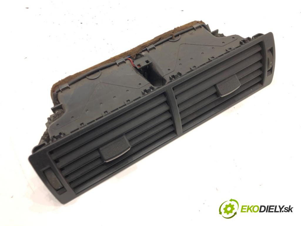 AUDI A4 B7 Avant (8ED) 2004 - 2008    2.0 TDI 103 kW [140 KM] olej napędowy 2004 - 2008  Mriežky kúrenia stredna 8E0820951H (Mriežky kúrenia (fukáre))