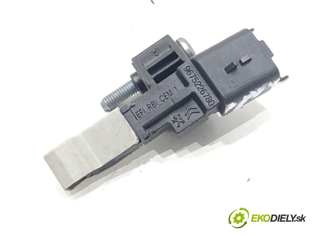 OPEL CORSA F 2019 - 2022    1.2 (68) 55 kW [75 KM] benzyna 2019 - 2022  snímač pozice hřídele klikového 9675226780 (Snímače polohy kliky, vačky)