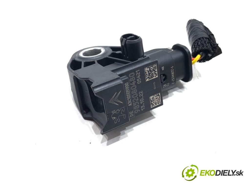 OPEL CORSA F 2019 - 2022    1.2 (68) 55 kW [75 KM] benzyna 2019 - 2022  Snímač nárazu 9852080480 (Snímače nárazu)