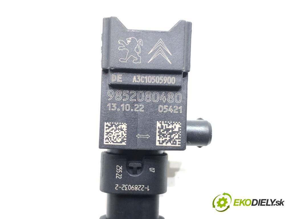 OPEL CORSA F 2019 - 2022    1.2 (68) 55 kW [75 KM] benzyna 2019 - 2022  Snímač nárazu 9852080480 (Snímače nárazu)