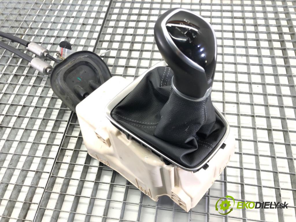 OPEL CORSA F 2019 - 2022    1.2 (68) 55 kW [75 KM] benzyna 2019 - 2022  Kulisa 9828239980 (Rýchlostné páky / kulisy)