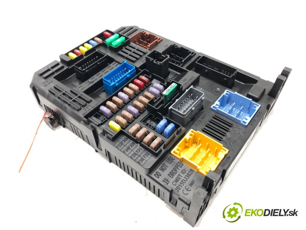 OPEL CORSA F 2019 - 2022    1.2 (68) 55 kW [75 KM] benzyna 2019 - 2022  modul BSI 9845141280 (Pojistkové skříňky)