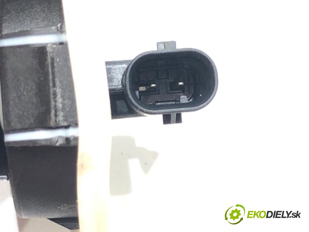 OPEL CORSA F 2019 - 2022    1.2 (68) 55 kW [75 KM] benzyna 2019 - 2022  Snímač nárazu 9843912180 (Snímače nárazu)