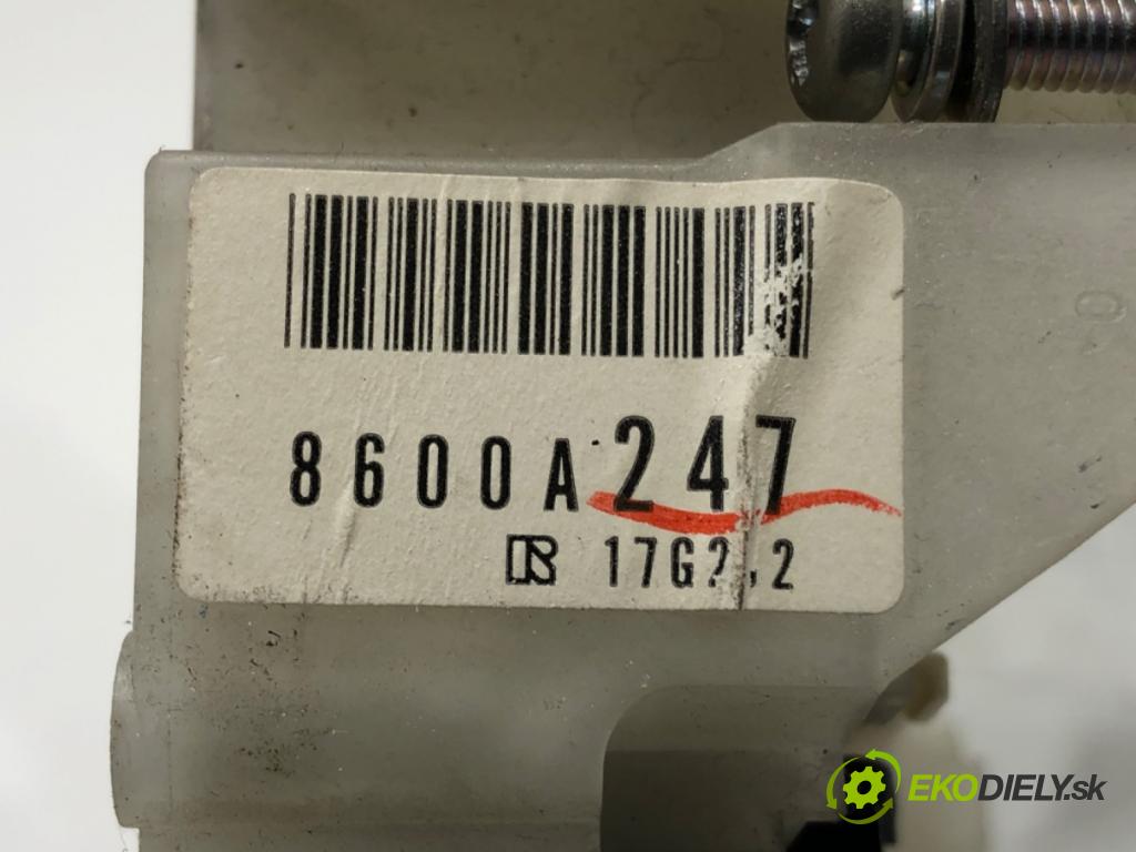MITSUBISHI LANCER VIII (CY_A, CZ_A) 2007 - 2022    1.5 80 kW [109 KM] benzyna 2008 - 2022  Prepínač kombinovaný 8600A247 (Prepínače, spínače, tlačidlá a ovládače kúrenia)