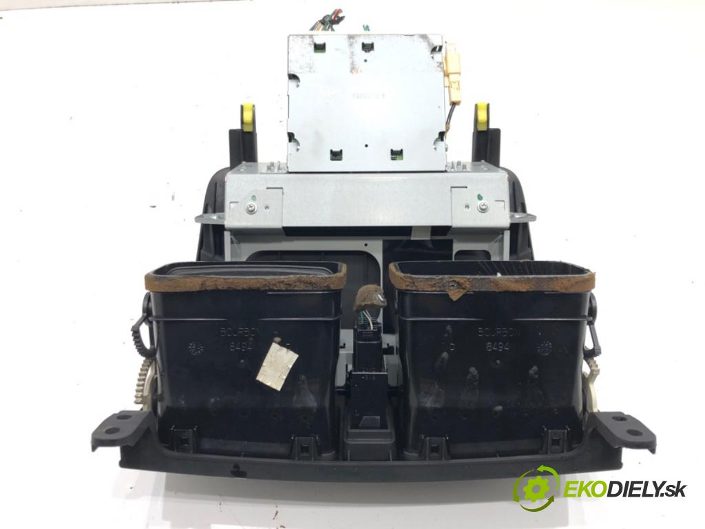 TOYOTA AVENSIS Kombi (_T25_) 2003 - 2008    2.0 (AZT250_) 108 kW [147 KM] benzyna 2003 - 2008  Dislpej 86110-05020 (Prístrojové dosky, displeje)