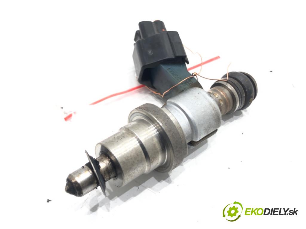 TOYOTA AVENSIS Kombi (_T25_) 2003 - 2008    2.0 (AZT250_) 108 kW [147 KM] benzyna 2003 - 2008  vstrekovač 23250-28090 (Vstrekovače)