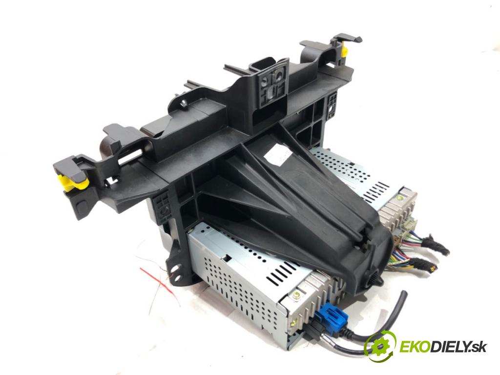 OPEL CORSA E (X15) 2014 - 2022    1.4 (08, 68) 66 kW [90 KM] benzyna 2014 - 2022  RADIO 42645298 (Audio zariadenia)