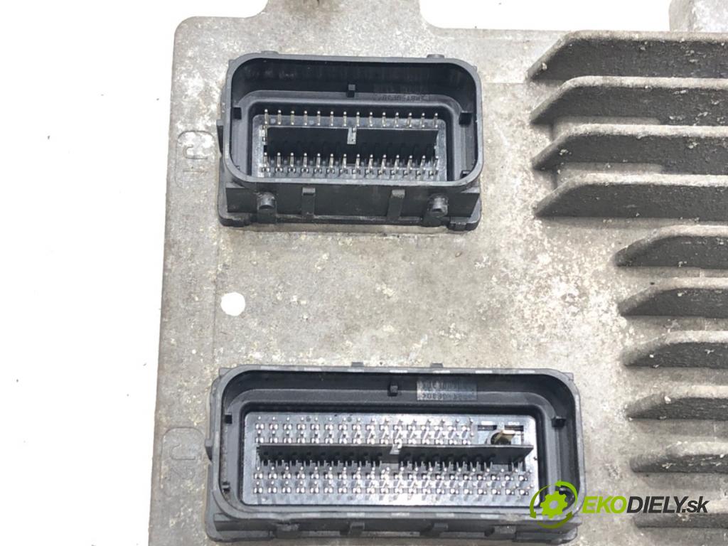 OPEL CORSA E (X15) 2014 - 2022    1.4 (08, 68) 66 kW [90 KM] benzyna 2014 - 2022  riadiaca jednotka Motor 12679199 (Riadiace jednotky)