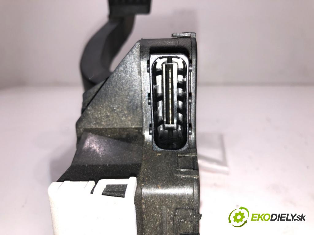 OPEL CORSA E (X15) 2014 - 2022    1.4 (08, 68) 66 kW [90 KM] benzyna 2014 - 2022  Potenciometer plynu  (Pedále)