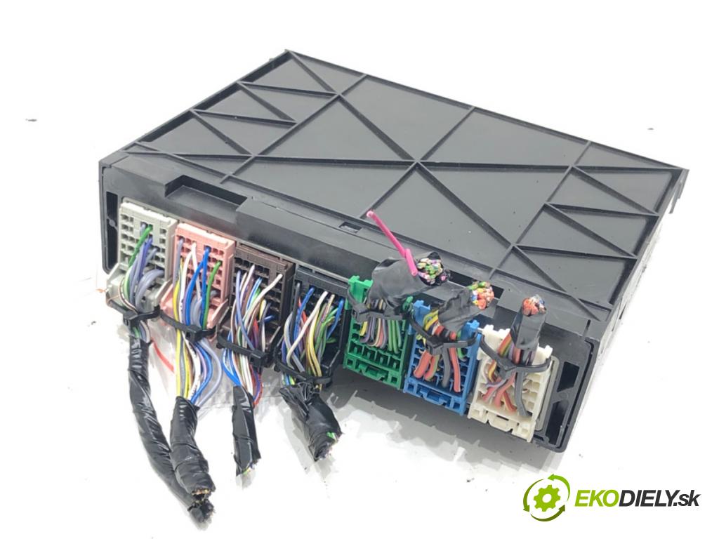 OPEL CORSA E (X15) 2014 - 2022    1.4 (08, 68) 66 kW [90 KM] benzyna 2014 - 2022  Modul komfortu 13515939 (Moduly komfortu)