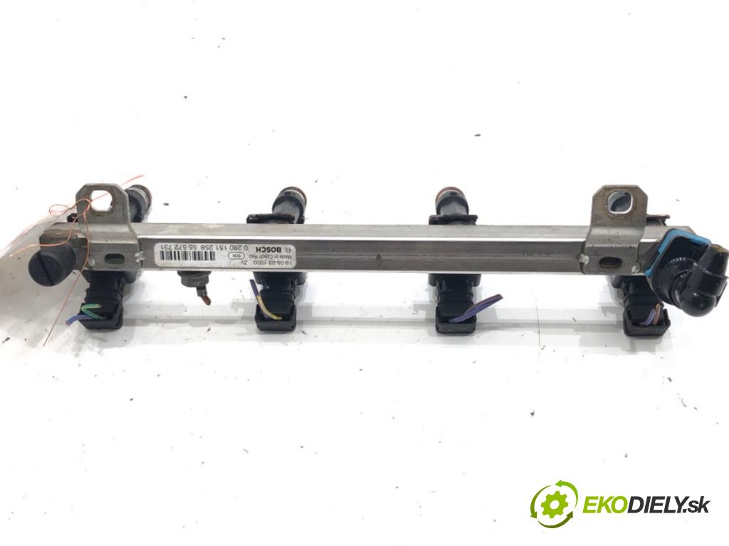 OPEL CORSA E (X15) 2014 - 2022    1.4 (08, 68) 66 kW [90 KM] benzyna 2014 - 2022  Lišta vstrekovacia 55572731 (Vstrekovacie lišty)