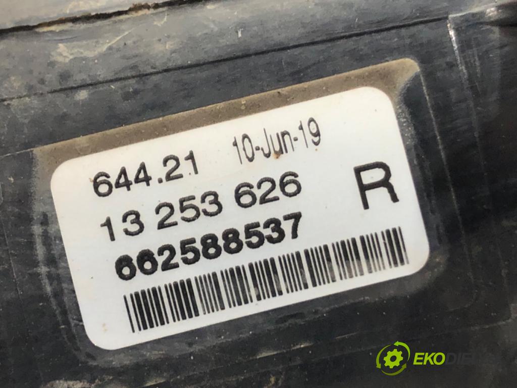 OPEL CORSA E (X15) 2014 - 2022    1.4 (08, 68) 66 kW [90 KM] benzyna 2014 - 2022  hmlové svetlo, hmlovka pravý přední část 13253626