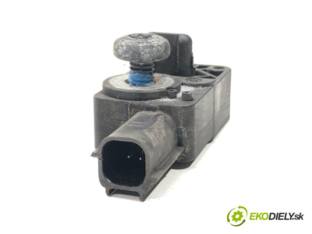 OPEL CORSA E (X15) 2014 - 2022    1.4 (08, 68) 66 kW [90 KM] benzyna 2014 - 2022  snímač nárazu 13509729 (Snímače nárazu)