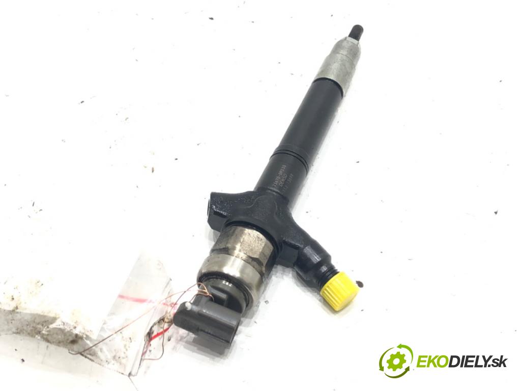 TOYOTA AVENSIS (_T25_) 2003 - 2008    2.0 D-4D (ADT250_) 93 kW [126 KM] olej napędowy 2006 - 2008  vstrekovač 23670-0R030 (Vstrekovače)