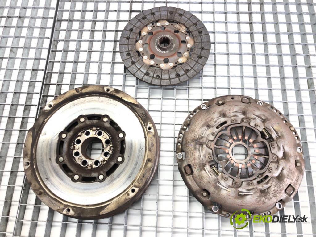 TOYOTA AVENSIS (_T25_) 2003 - 2008    2.0 D-4D (ADT250_) 93 kW [126 KM] olej napędowy 2006 - 2008  Spojková sada (bez ložiska) 31250-05130 (Kompletné sady (bez ložiska))