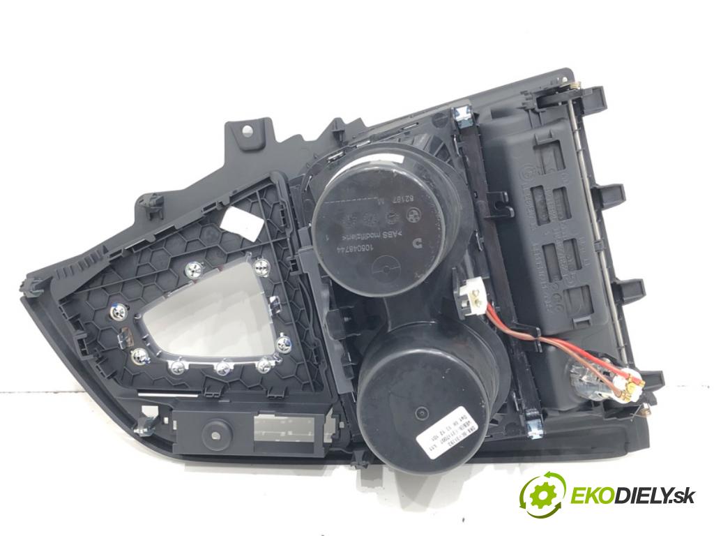 BMW 3 Touring (F31) 2012 - 2019    320 d 135 kW [184 KM] olej napędowy 2012 - 2016  Držiak na nápoje 9218925 (Úchyty, držiaky na nápoje)