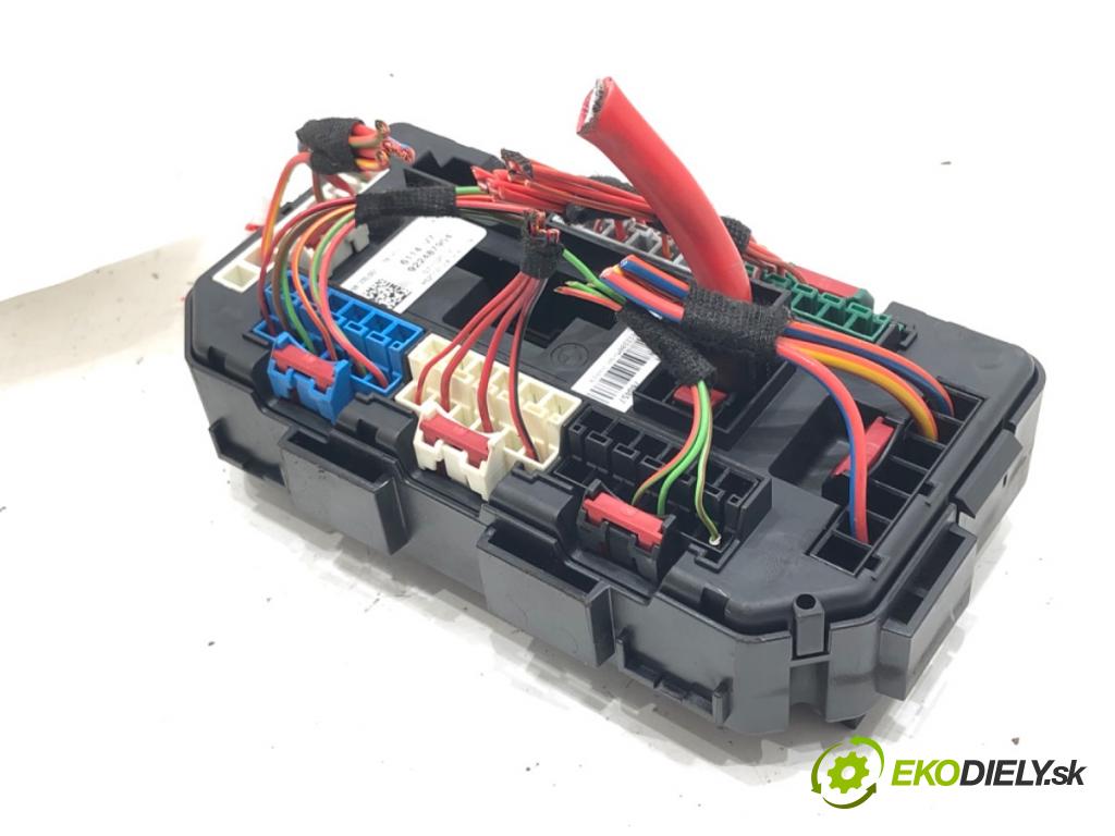 BMW 3 Touring (F31) 2012 - 2019    320 d 135 kW [184 KM] olej napędowy 2012 - 2016  skříňka poistková 9224879 (Pojistkové skříňky)