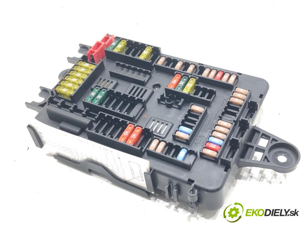 BMW 3 Touring (F31) 2012 - 2019    320 d 135 kW [184 KM] olej napędowy 2012 - 2016  skříňka poistková 9261111 (Pojistkové skříňky)