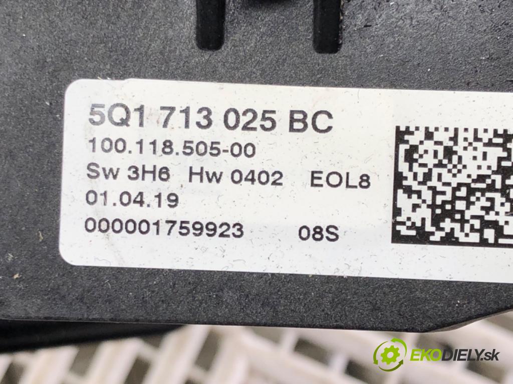 VW T-ROC (A11) 2017 - 2022    1.5 TSI 4motion 110 kW [150 KM] benzyna 2018 - 2022  Kulisa 5Q1713025BC (Rýchlostné páky / kulisy)