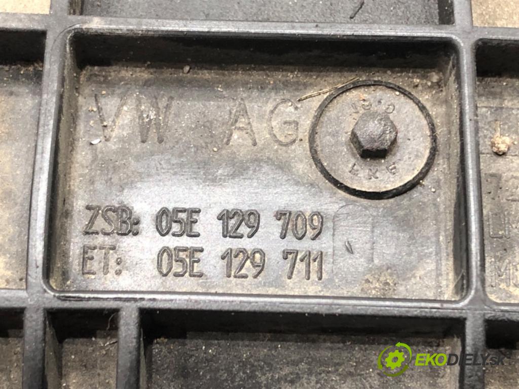 VW T-ROC (A11) 2017 - 2022    1.5 TSI 4motion 110 kW [150 KM] benzyna 2018 - 2022  Potrubie sacie, sanie 05E129709 (Sacie potrubia)