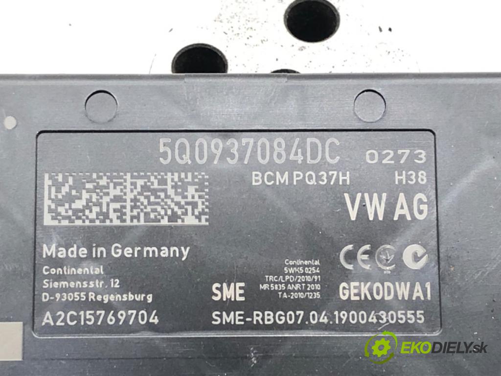VW T-ROC (A11) 2017 - 2022    1.5 TSI 4motion 110 kW [150 KM] benzyna 2018 - 2022  Modul komfortu 5Q0937084DC (Moduly komfortu)