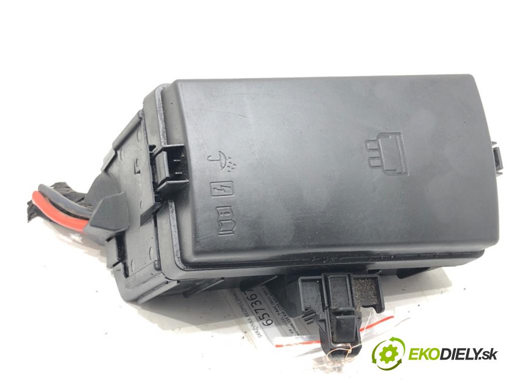 VW T-ROC (A11) 2017 - 2022    1.5 TSI 4motion 110 kW [150 KM] benzyna 2018 - 2022  skříňka poistková 5Q0907361G (Pojistkové skříňky)