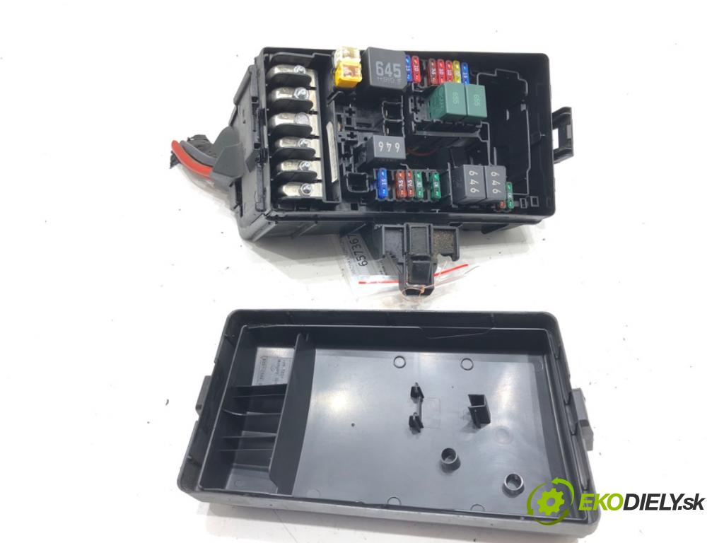 VW T-ROC (A11) 2017 - 2022    1.5 TSI 4motion 110 kW [150 KM] benzyna 2018 - 2022  skříňka poistková 5Q0907361G (Pojistkové skříňky)