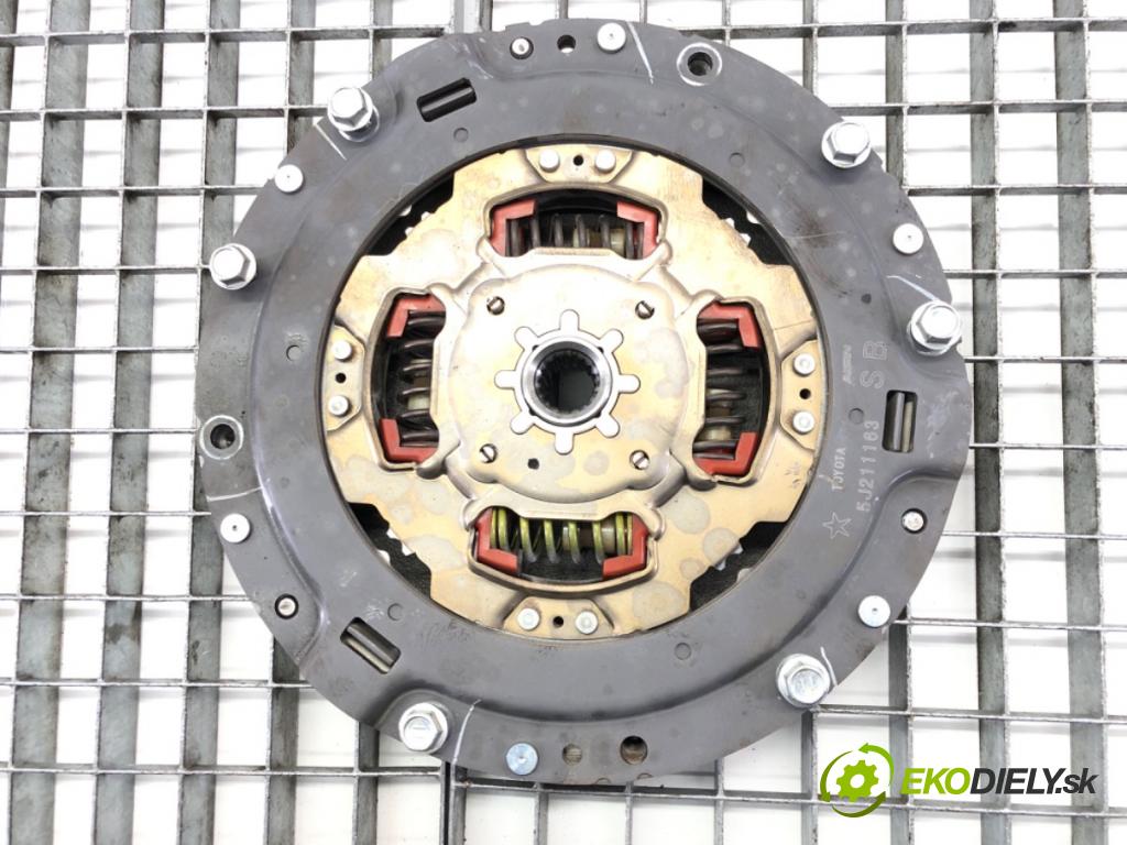 TOYOTA AURIS Kombi (_E18_) 2013 - 2018    1.8 Hybrid (ZWE186_) 73 kW [99 KM] Hybryda silnik benzynowy / elektryczny 2013 - 2018  Spojková sada (bez ložiska) 5J211163 (Kompletné sady (bez ložiska))