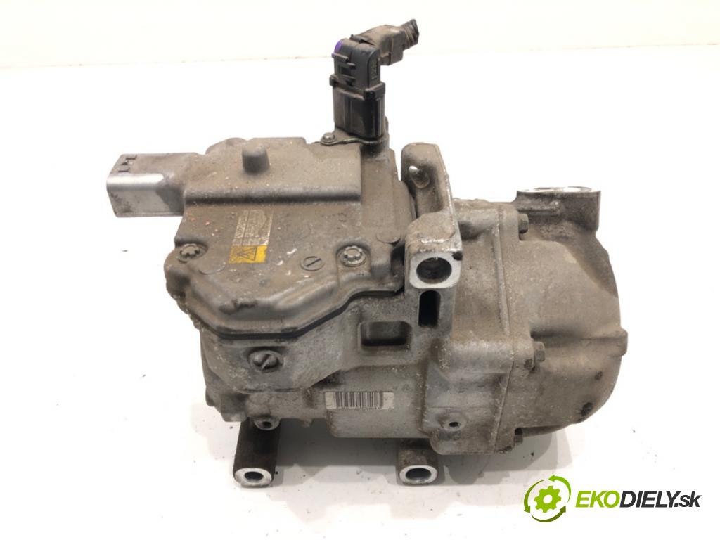 TOYOTA AURIS Kombi (_E18_) 2013 - 2018    1.8 Hybrid (ZWE186_) 73 kW [99 KM] Hybryda silnik benzynowy / elektryczny 2013 - 2018  Kompresor klimatizácie 042200-1330 (Kompresory klimatizácie)