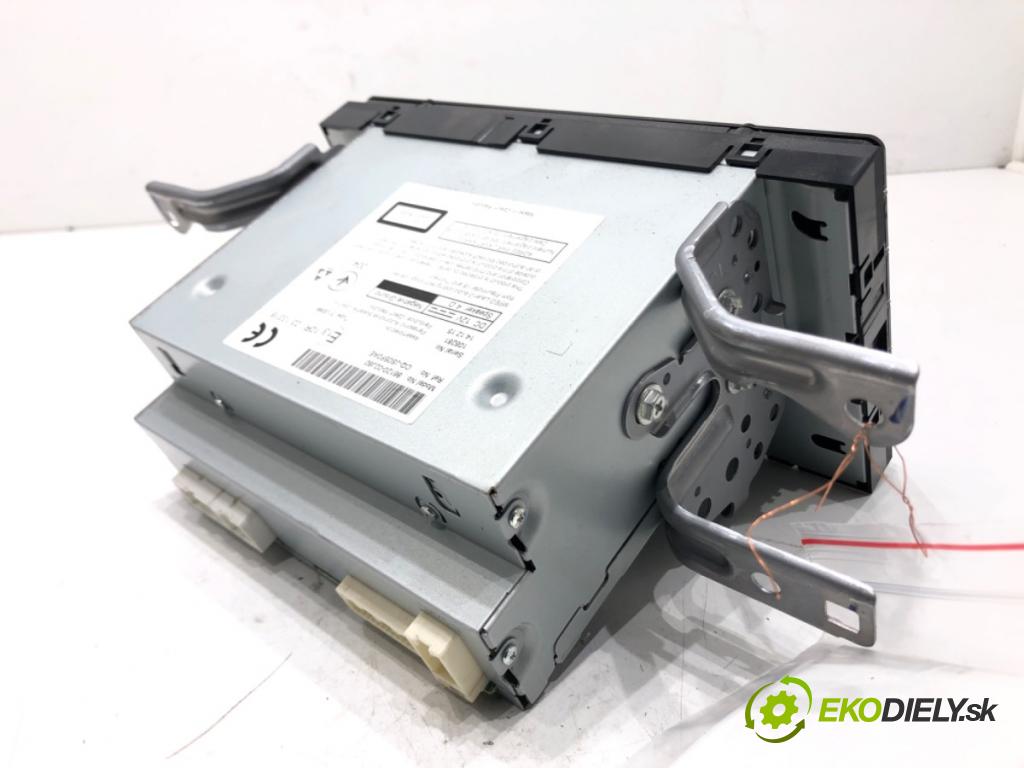 TOYOTA AURIS Kombi (_E18_) 2013 - 2018    1.8 Hybrid (ZWE186_) 73 kW [99 KM] Hybryda silnik benzynowy / elektryczny 2013 - 2018  RADIO Navigácia 86120-02J60 (Audio zariadenia)