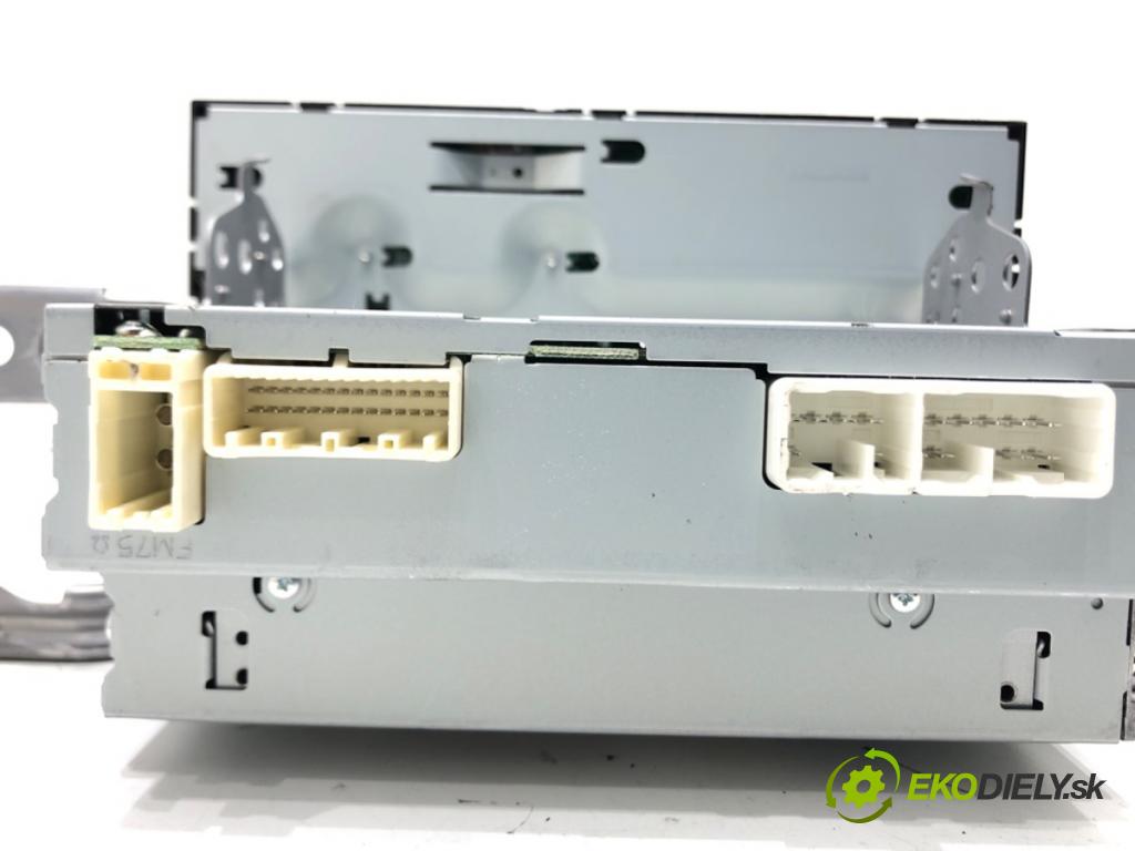 TOYOTA AURIS Kombi (_E18_) 2013 - 2018    1.8 Hybrid (ZWE186_) 73 kW [99 KM] Hybryda silnik benzynowy / elektryczny 2013 - 2018  RADIO Navigácia 86120-02J60 (Audio zariadenia)