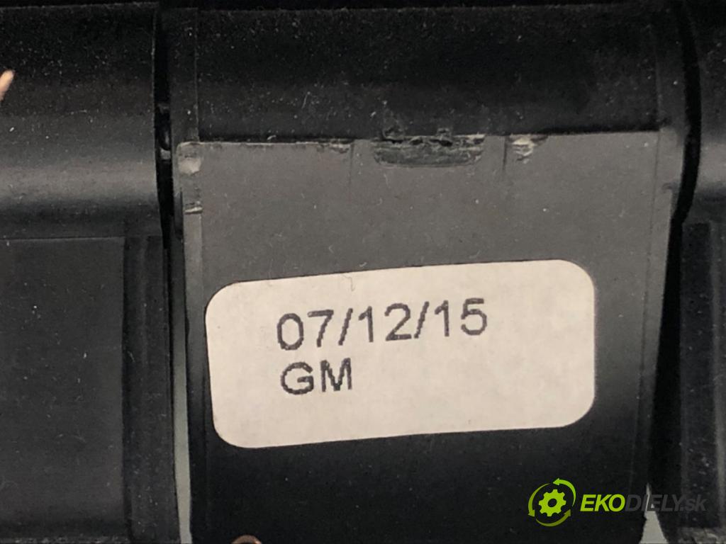 TOYOTA AURIS Kombi (_E18_) 2013 - 2018    1.8 Hybrid (ZWE186_) 73 kW [99 KM] Hybryda silnik benzynowy / elektryczny 2013 - 2018  Lakťová opierka  (Lakťové opierky)