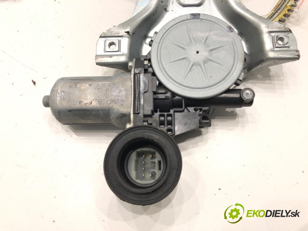 TOYOTA AURIS Kombi (_E18_) 2013 - 2018    1.8 Hybrid (ZWE186_) 73 kW [99 KM] Hybryda silnik benzynowy / elektryczny 2013 - 2018  mechanismus okna pravý přední část 85710-0D100