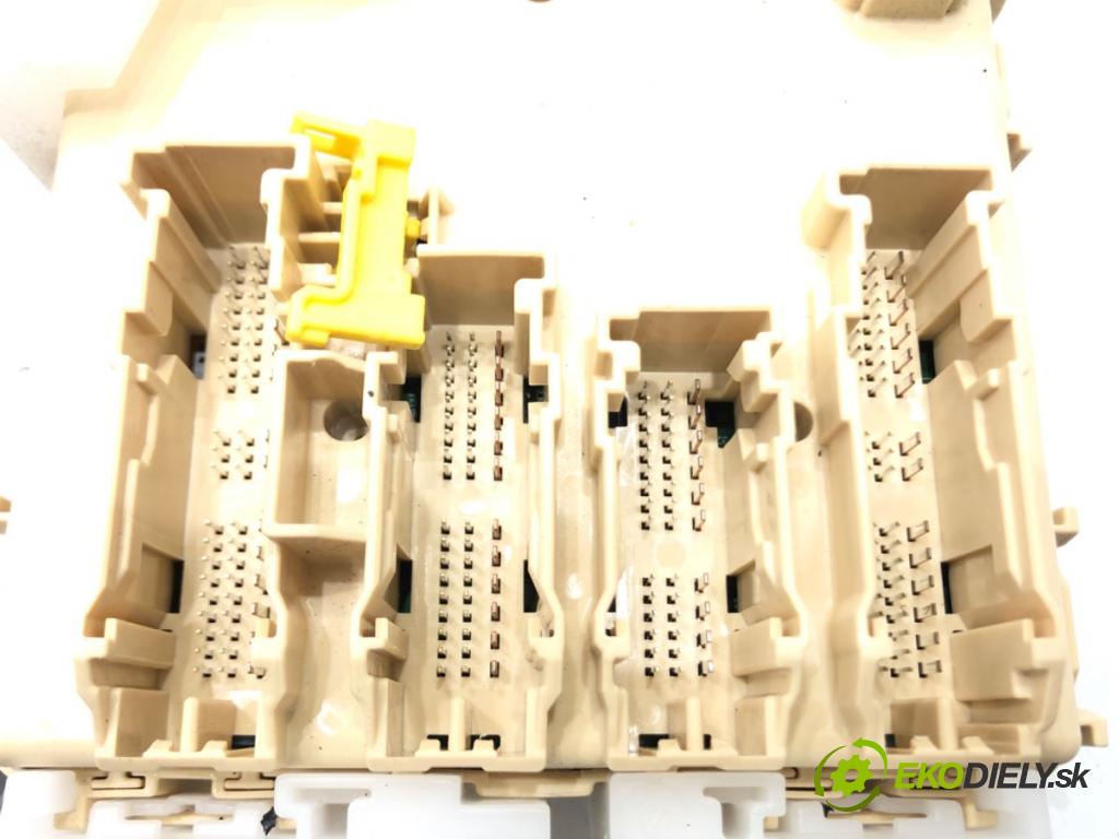 TOYOTA AURIS Kombi (_E18_) 2013 - 2018    1.8 Hybrid (ZWE186_) 73 kW [99 KM] Hybryda silnik benzynowy / elektryczny 2013 - 2018  modul BSI 82730-12X70A (Pojistkové skříňky)