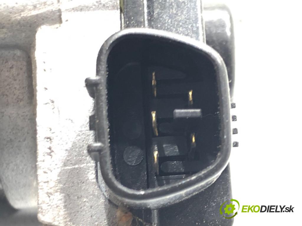 TOYOTA AURIS Kombi (_E18_) 2013 - 2018    1.8 Hybrid (ZWE186_) 73 kW [99 KM] Hybryda silnik benzynowy / elektryczny 2013 - 2018  Mechanizmus stieračov predný 85110-02340 (Motorčeky stieračov predné)