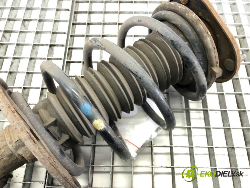 TOYOTA AURIS Kombi (_E18_) 2013 - 2018    1.8 Hybrid (ZWE186_) 73 kW [99 KM] Hybryda silnik benzynowy / elektryczny 2013 - 2018  Tlmič pravy predný