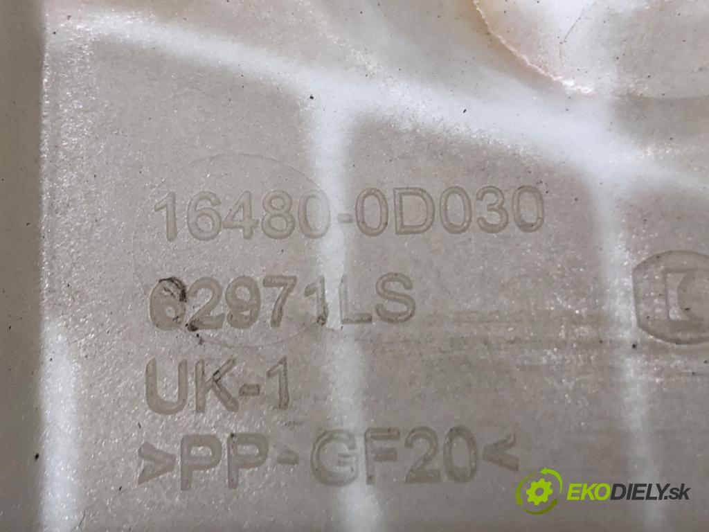 TOYOTA AURIS Kombi (_E18_) 2013 - 2018    1.8 Hybrid (ZWE186_) 73 kW [99 KM] Hybryda silnik benzynowy / elektryczny 2013 - 2018  Nádržka vyrovnávacia (kvapaliny) chladiaceho 16480-0D030 (Vyrovnávacie nádržky kvapaliny)