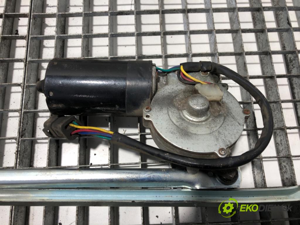 SCANIA 4 - series 1995 - 2008    124 /G420  Mechanizmus stieračov predný  (Motorčeky stieračov predné)