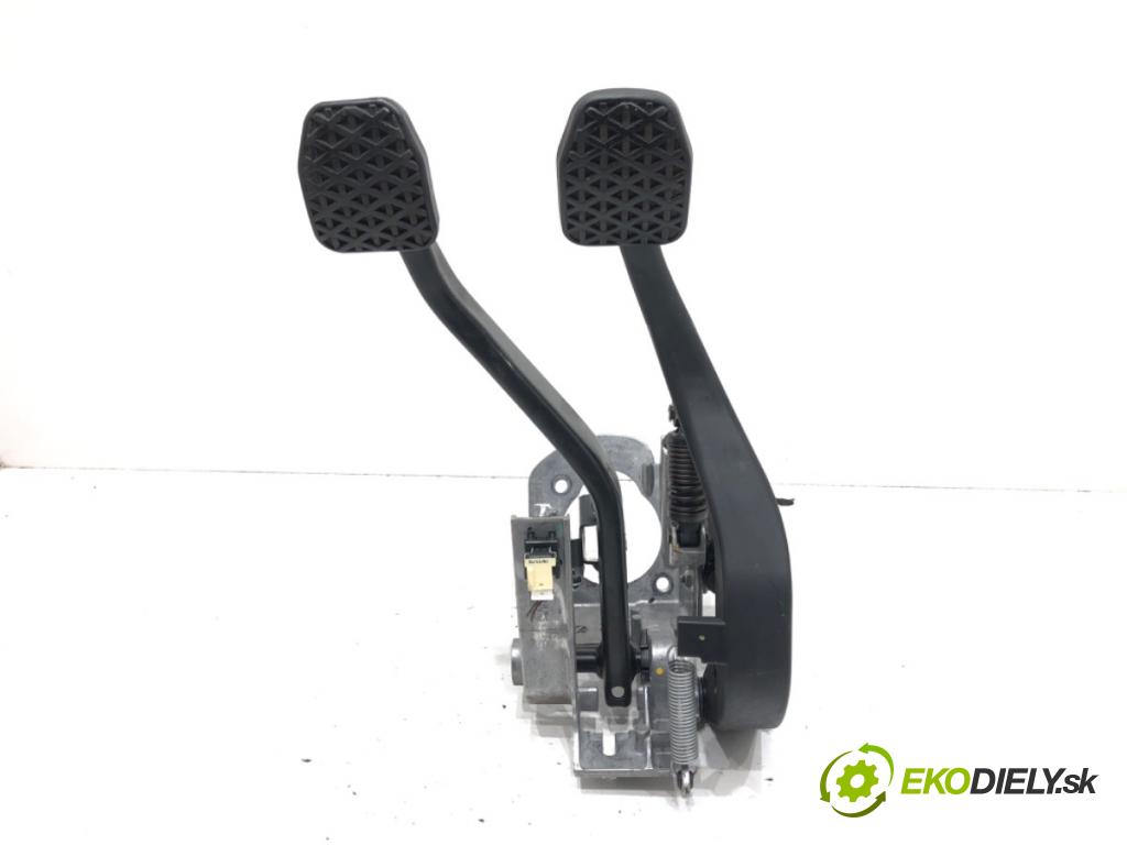 BMW 3 Touring (F31) 2012 - 2019    320 d 135 kW [184 KM] olej napędowy 2012 - 2016  PEDÁL: 6860643 (Pedále)