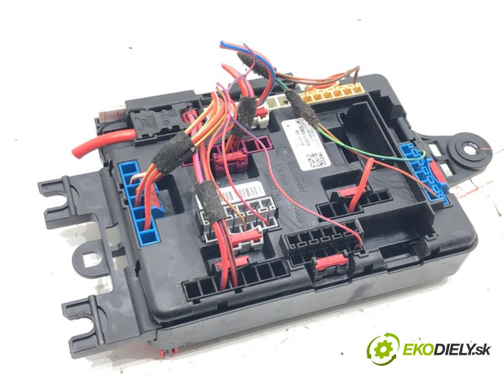 BMW 3 Touring (F31) 2012 - 2019    320 d 135 kW [184 KM] olej napędowy 2012 - 2016  skříňka poistková 9261110 (Pojistkové skříňky)