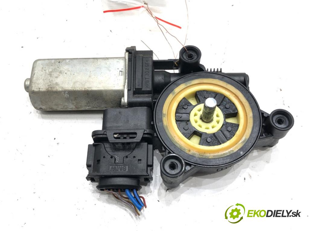 BMW 3 Touring (F31) 2012 - 2019    320 d 135 kW [184 KM] olej napędowy 2012 - 2016  motor sťahovaní okna levý přední část 71019003