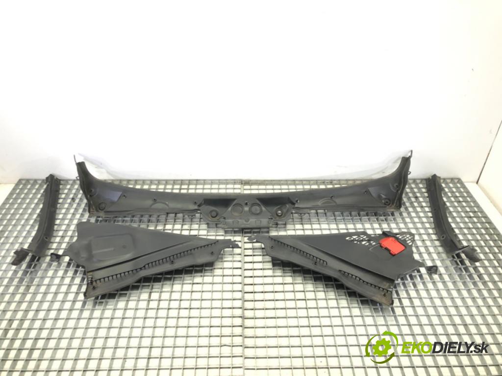 BMW 3 Touring (F31) 2012 - 2019    320 d 135 kW [184 KM] olej napędowy 2012 - 2016  Torpédo, plast pod čelné okno  (Torpéda)