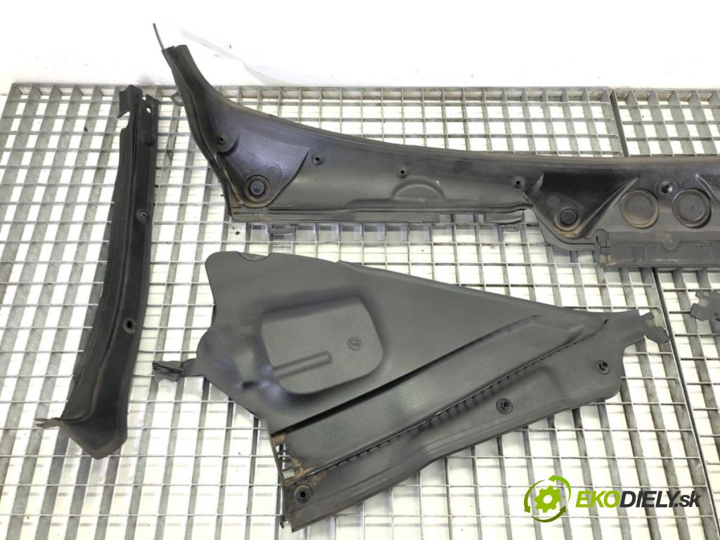 BMW 3 Touring (F31) 2012 - 2019    320 d 135 kW [184 KM] olej napędowy 2012 - 2016  Torpédo, plast pod čelné okno  (Torpéda)