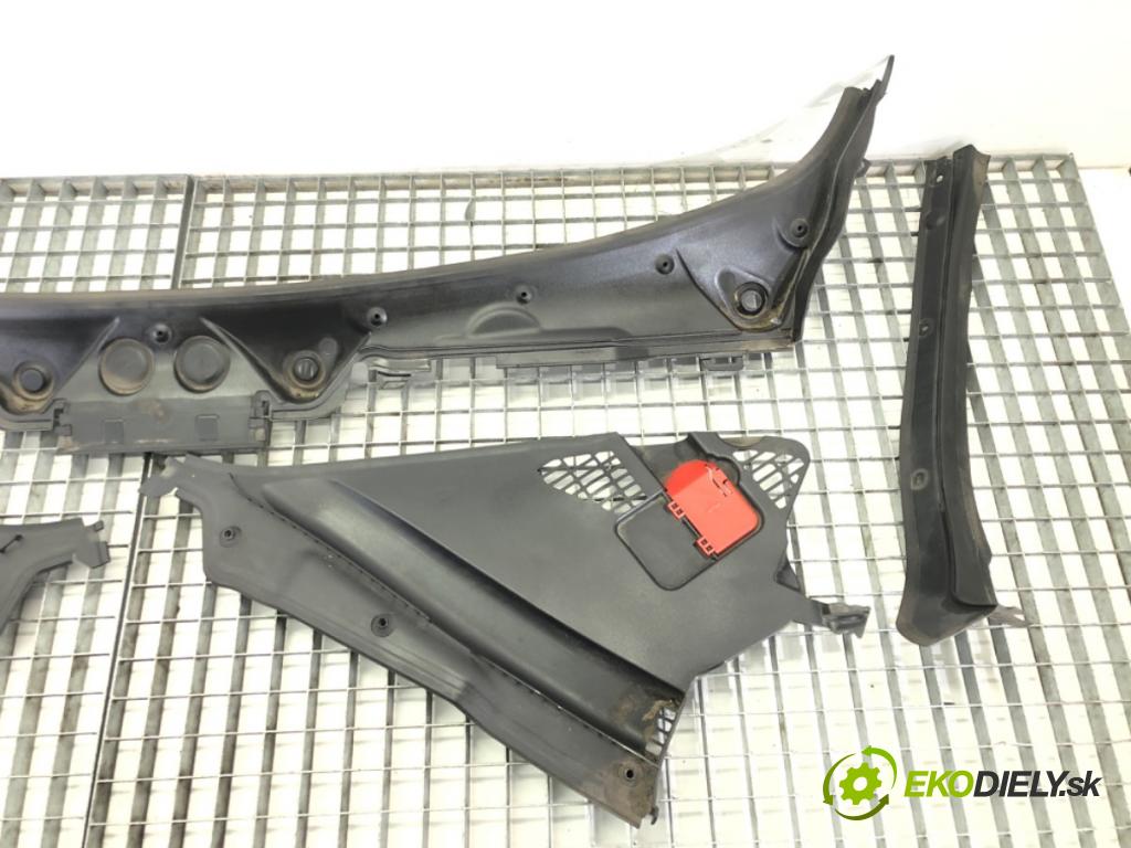 BMW 3 Touring (F31) 2012 - 2019    320 d 135 kW [184 KM] olej napędowy 2012 - 2016  Torpédo, plast pod čelné okno  (Torpéda)