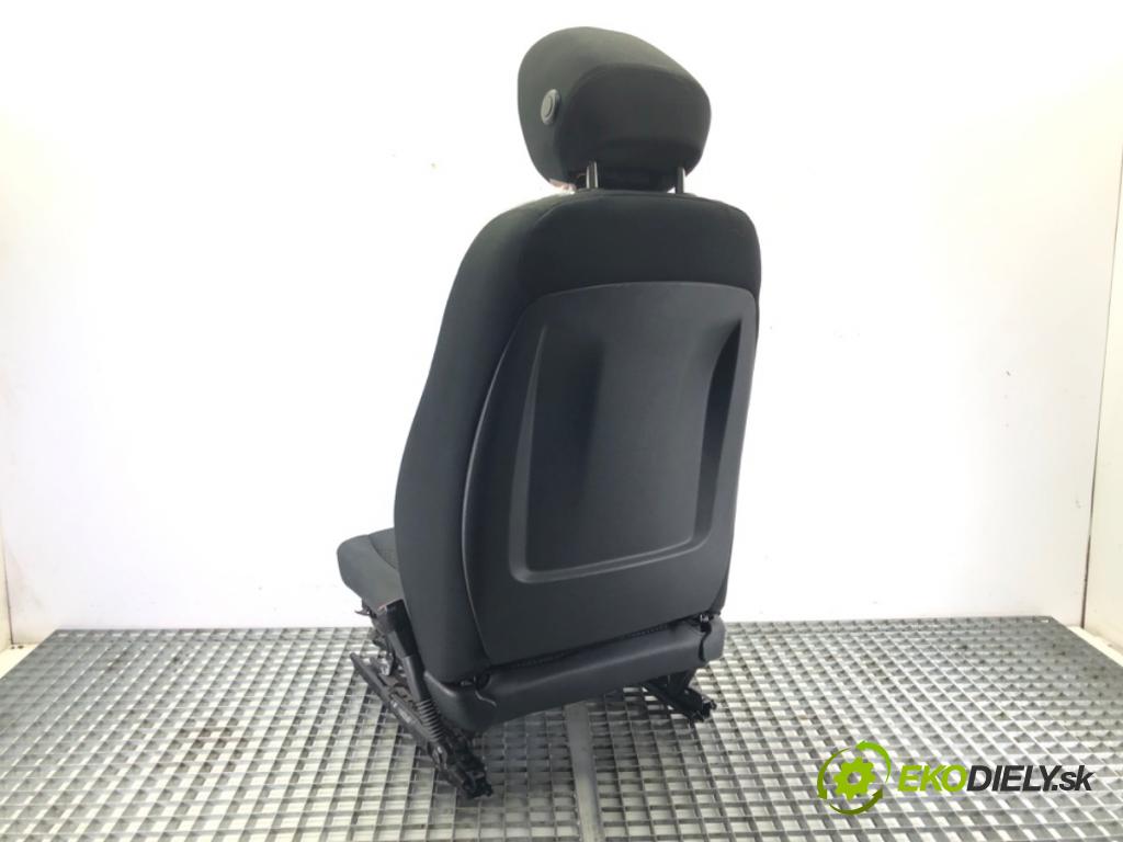 BMW 3 Touring (F31) 2012 - 2019    320 d 135 kW [184 KM] olej napędowy 2012 - 2016  Sedadlo pravy predný