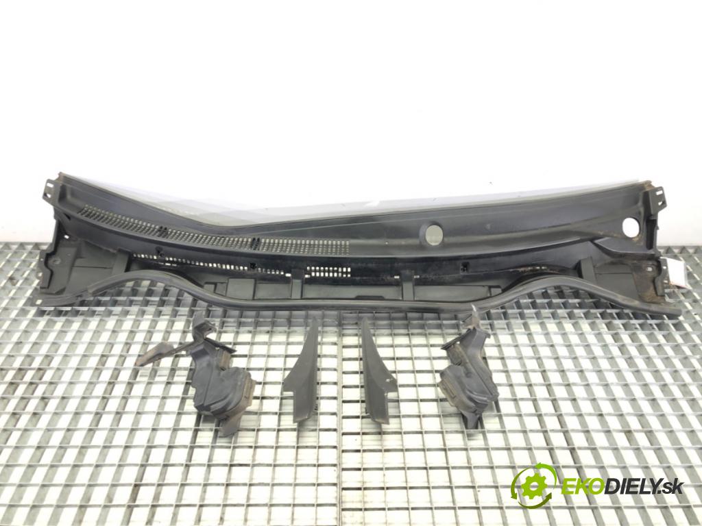 TOYOTA AURIS Kombi (_E18_) 2013 - 2018    1.8 Hybrid (ZWE186_) 73 kW [99 KM] Hybryda silnik benzynowy / elektryczny 2013 - 2018  Torpédo, plast pod čelné okno 55708-02470 (Torpéda)