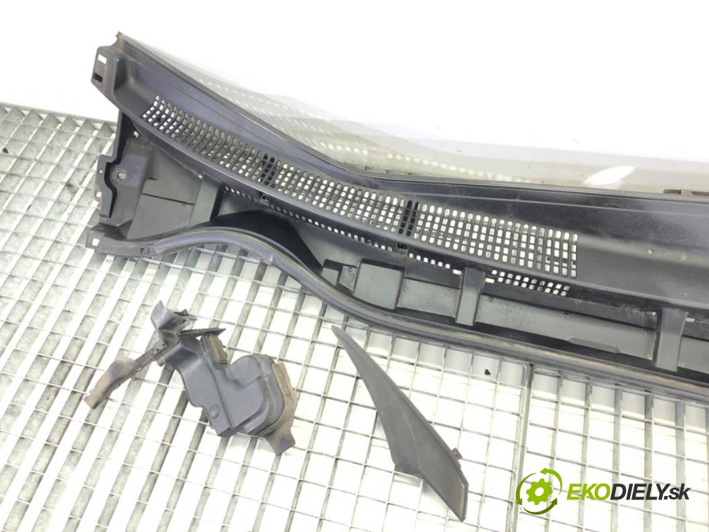 TOYOTA AURIS Kombi (_E18_) 2013 - 2018    1.8 Hybrid (ZWE186_) 73 kW [99 KM] Hybryda silnik benzynowy / elektryczny 2013 - 2018  Torpédo, plast pod čelné okno 55708-02470 (Torpéda)